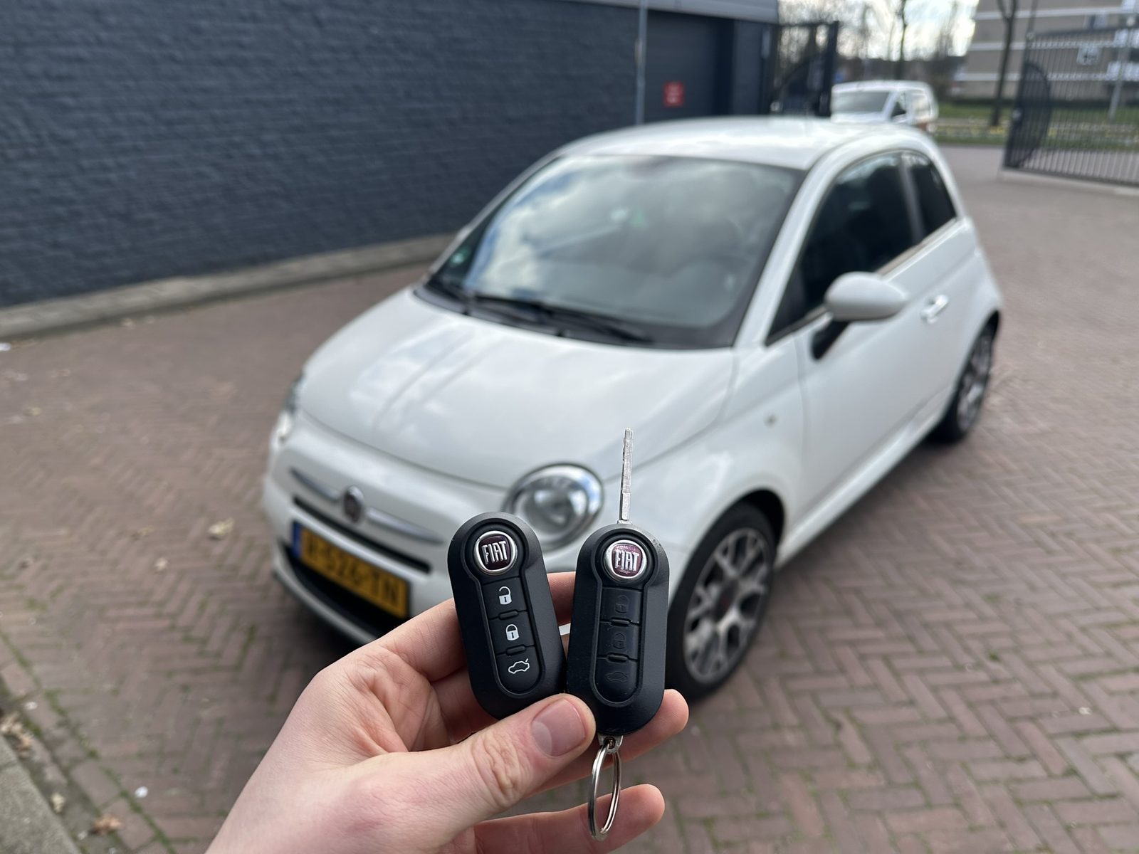 Fiat 500 met originele en bijgemaakte klapsleutel