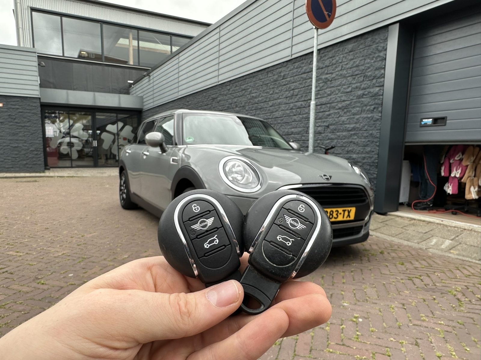 Twee Mini-smartkeys bijgemaakt voor een Mini Clubman